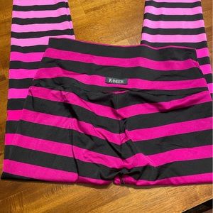 XL striped K.Deer leggings. Worn once. Capri length